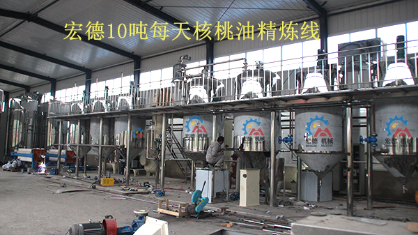 <a href=http://www.ynminiapp.cn/chanpin target=_blank class=infotextkey>精煉設(shè)備</a>安裝現(xiàn)場